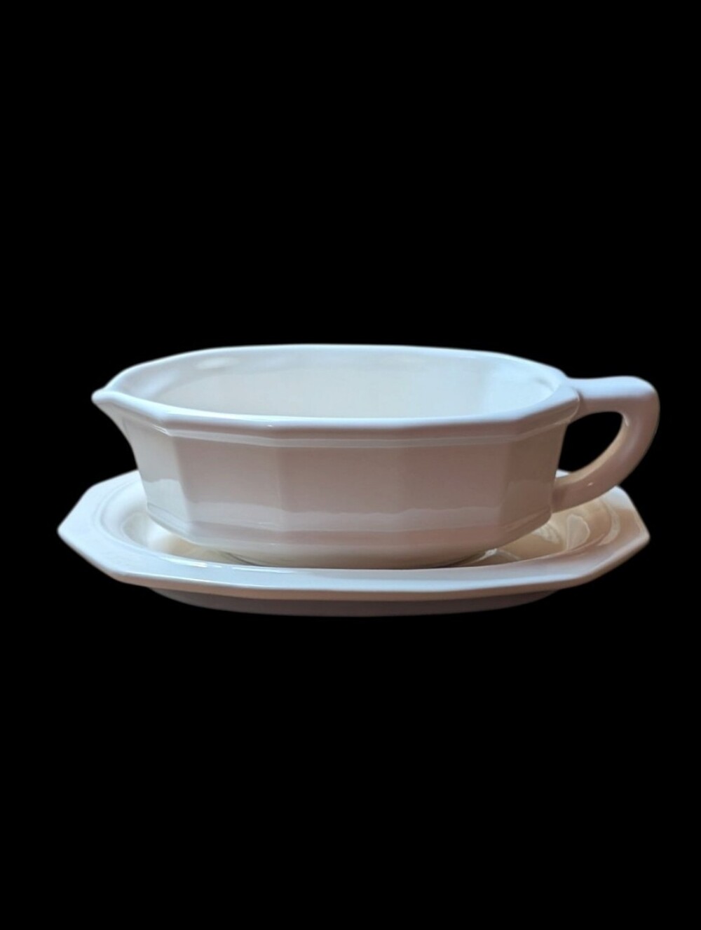 Pfaltzgraff Heritage White Ceramic Gravy Boat with Underplate